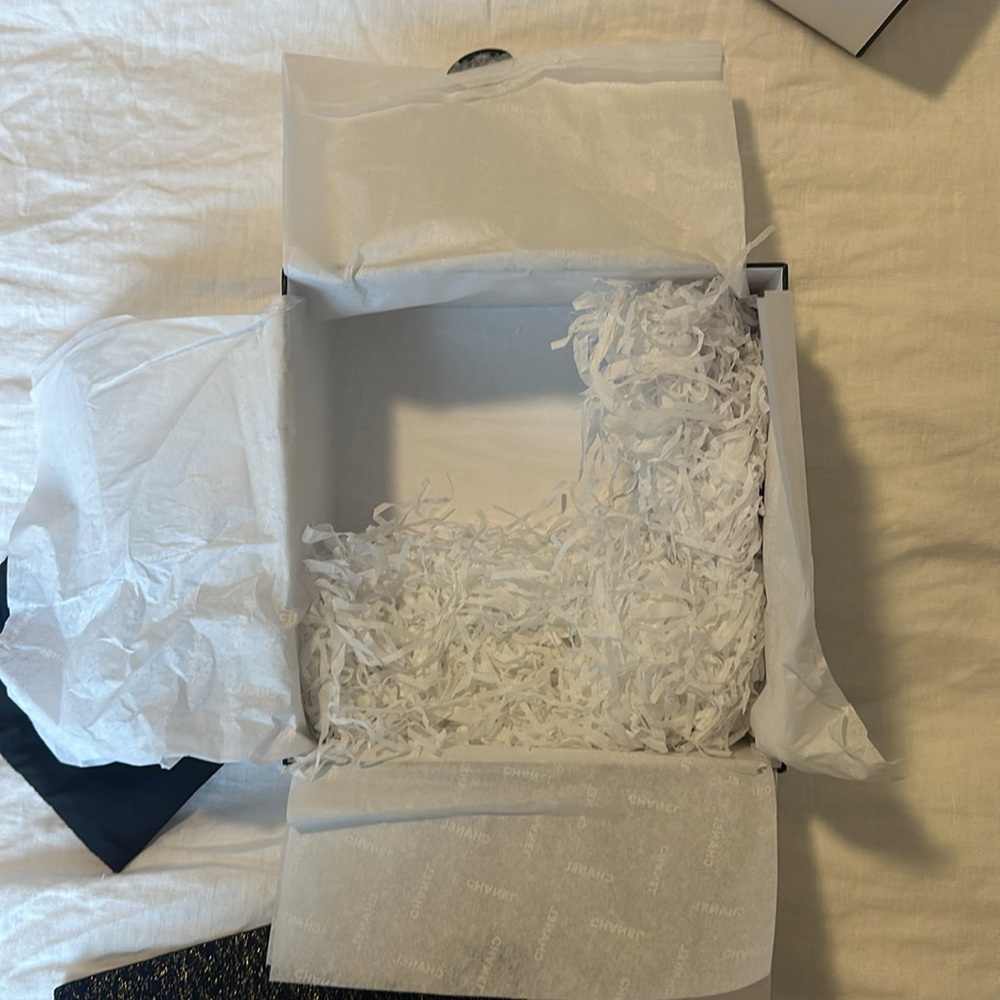 Chanel Box, Drawstring bag, Ribbon, tissue - Picture 8 of 8